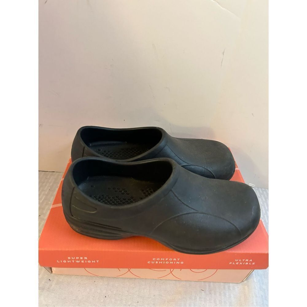 Tredsafe Unisex M7 W8 work shoes black Slip Oil Resistant Non Marking‎ Tread